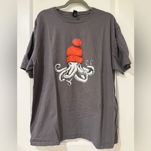 Gildan Softstyle Octopus Graphic T-Shirt Gray XL Beanie Design
